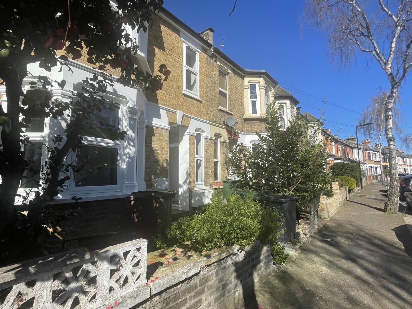 House Scott's Road in Greater London