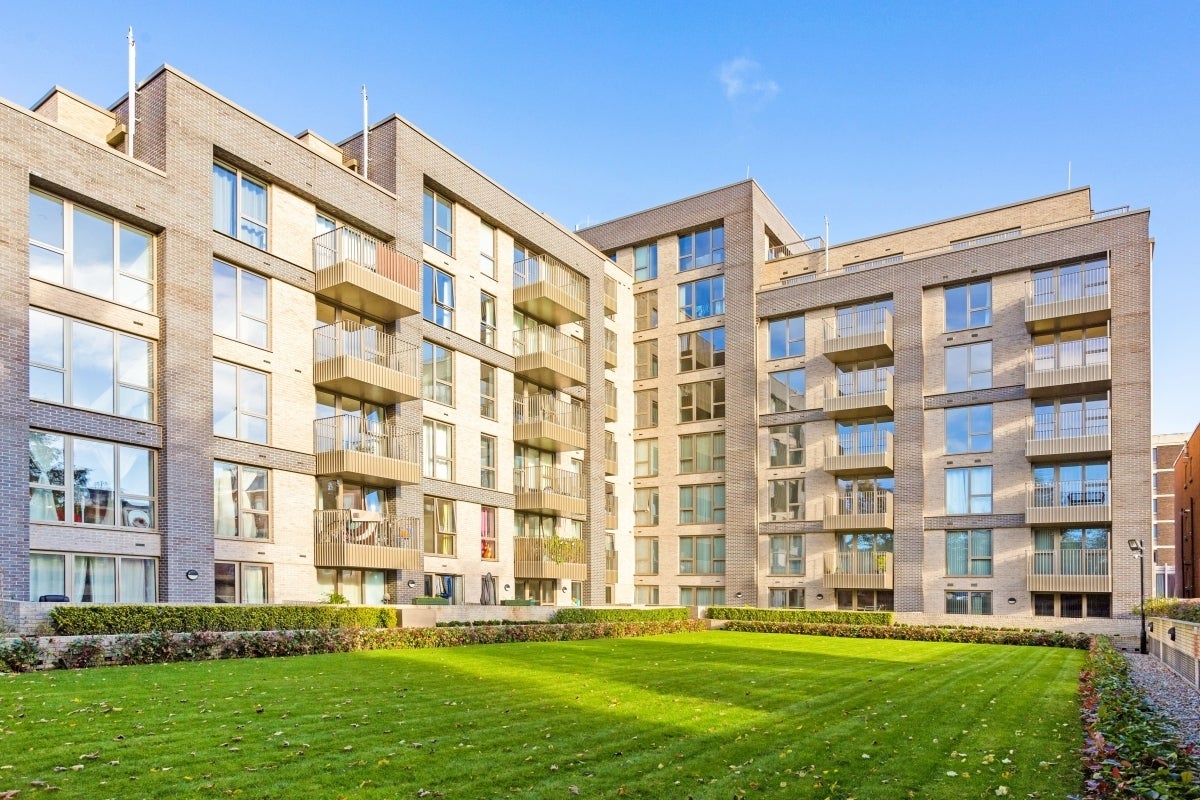 Flat West Street in Watford