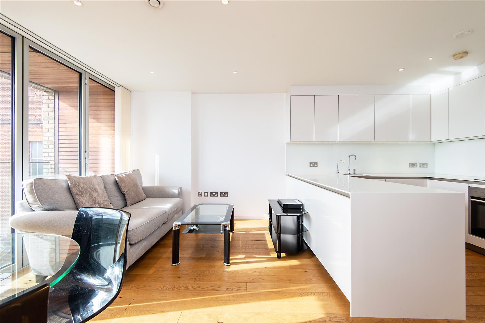 Flat Winchester Road in Greater London