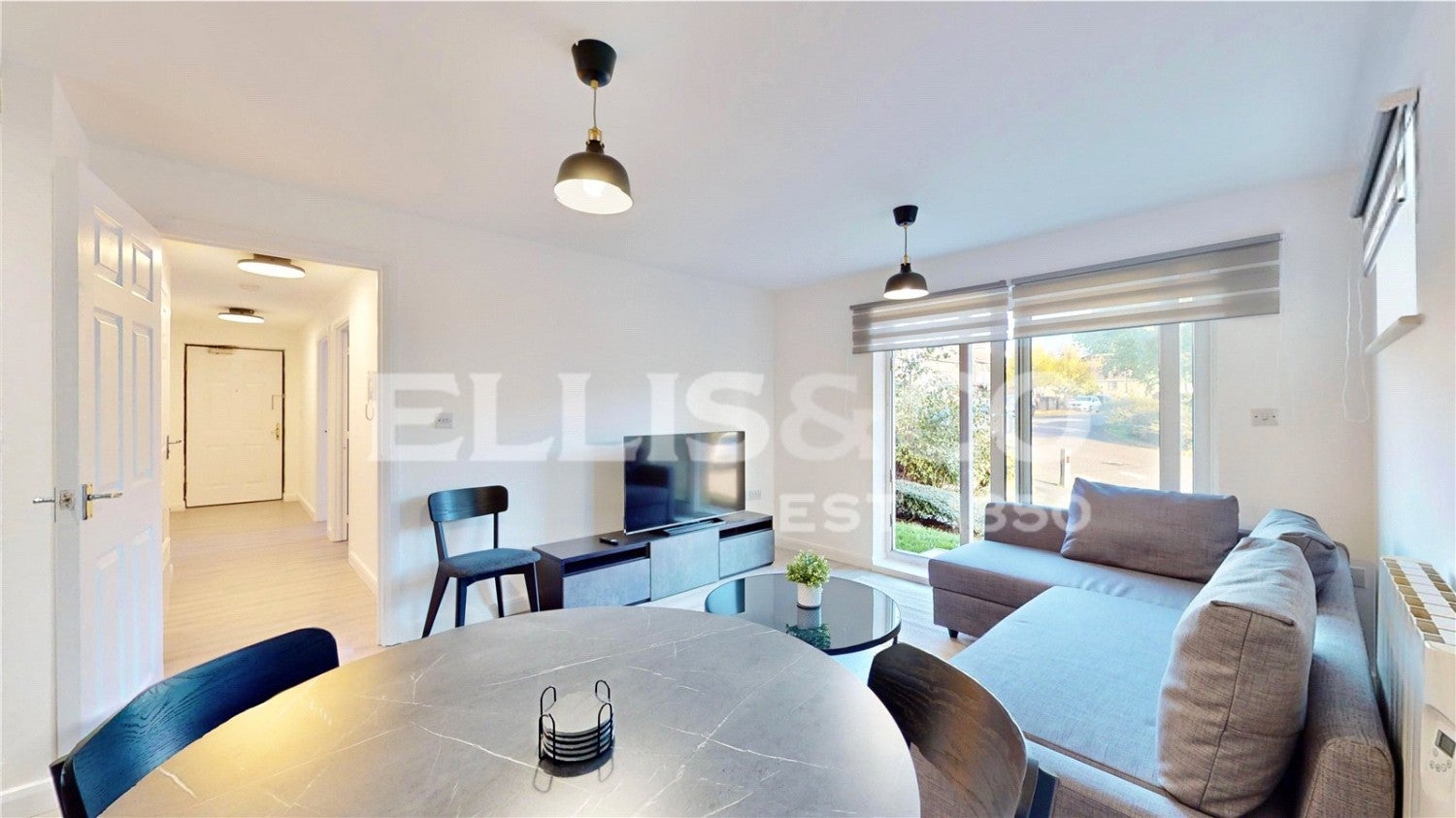 Flat Wellspring Crescent in Greater London