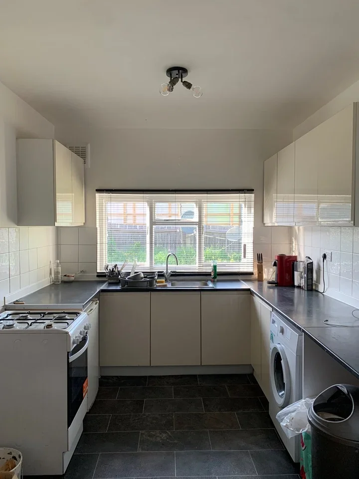 Room College Gardens in Greater London