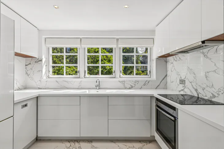 Flat Thornhill Crescent in Greater London