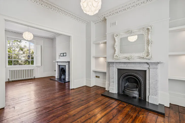 Flat Thornhill Crescent in Greater London