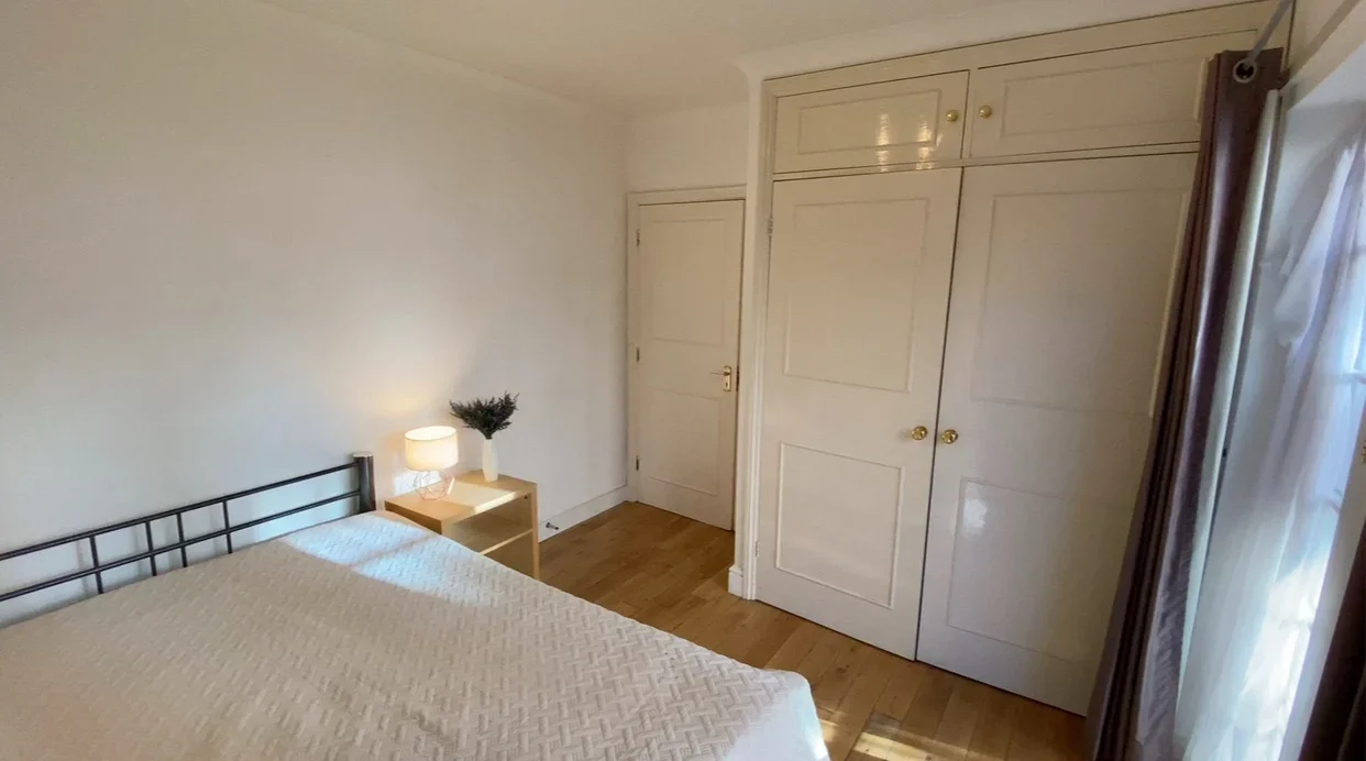 Room Bevenden Street in Greater London