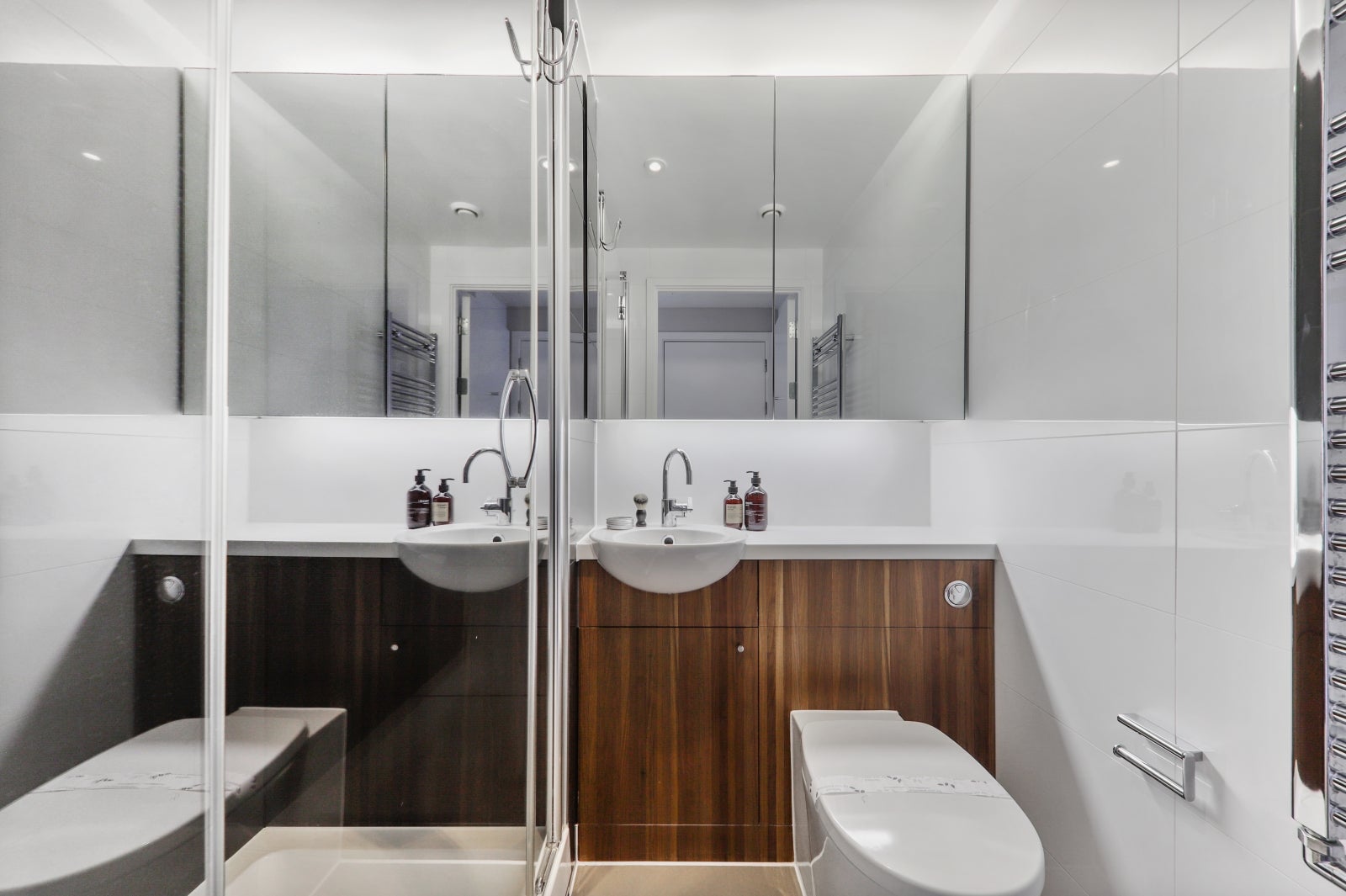Flat Celebration Avenue in Greater London