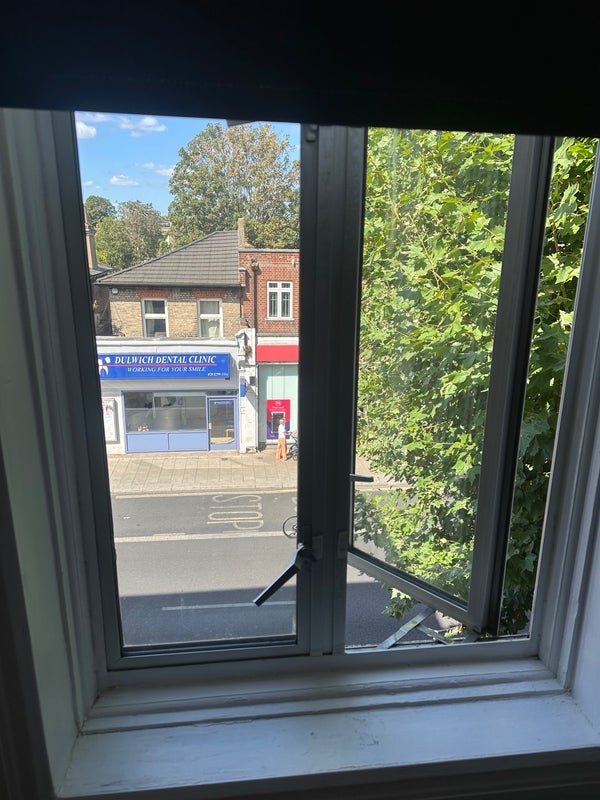 Room Lordship Lane in Greater London