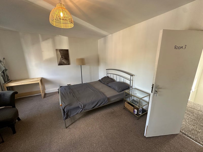 Room Lordship Lane in Greater London