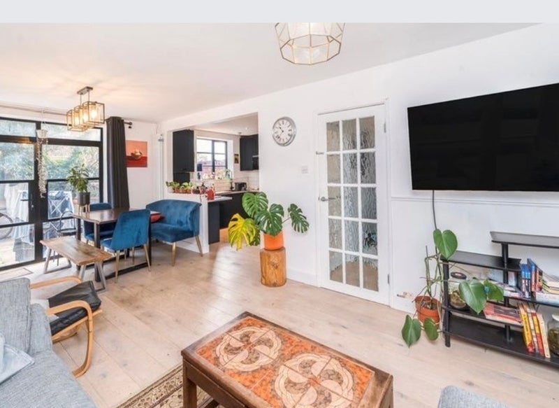Room Stellman Close in Greater London