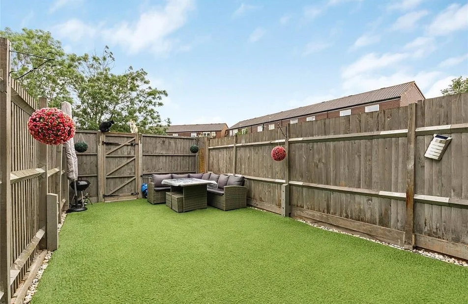 House Flanders Crescent in Greater London