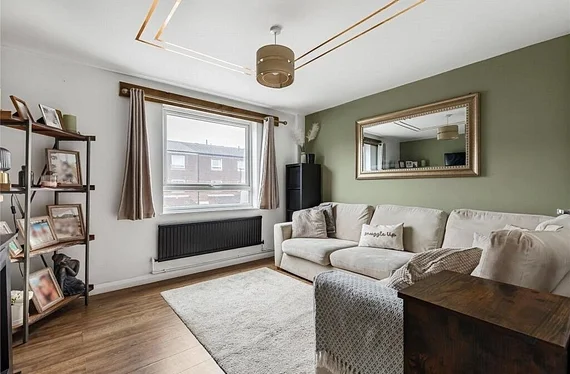 House Flanders Crescent in Greater London