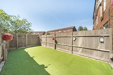 House Flanders Crescent in Greater London