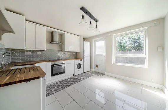 House Flanders Crescent in Greater London