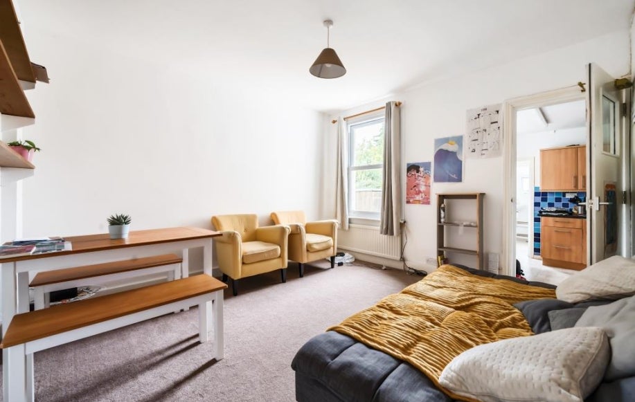 Room East Avenue in Oxford