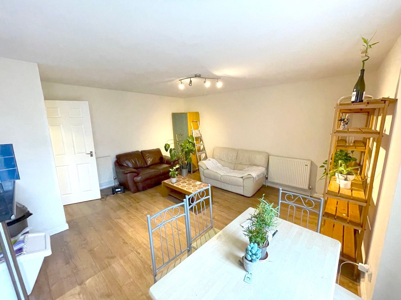 Flat Bramwell Court in Sheffield
