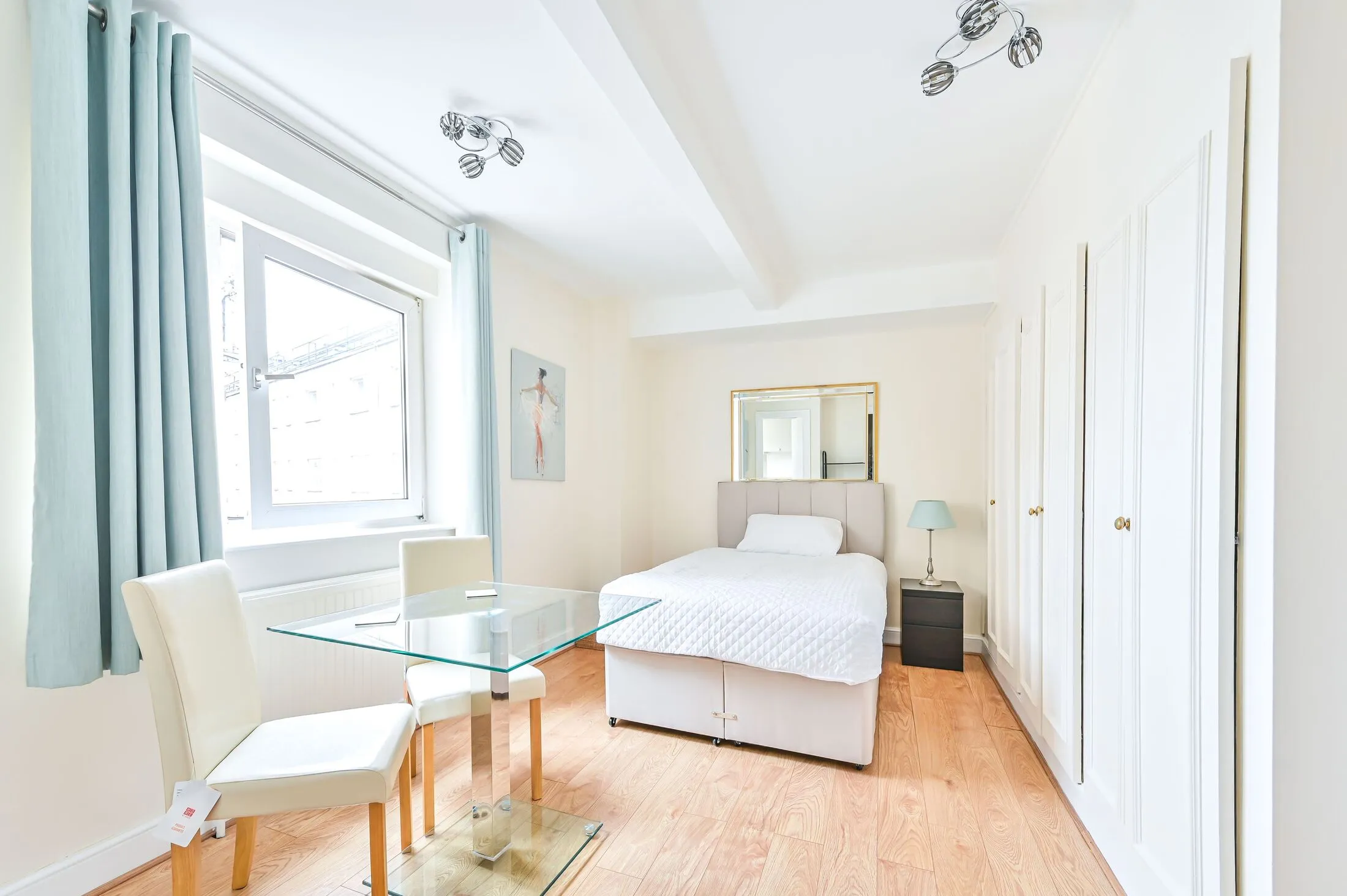 Flat Elystan Street in Greater London