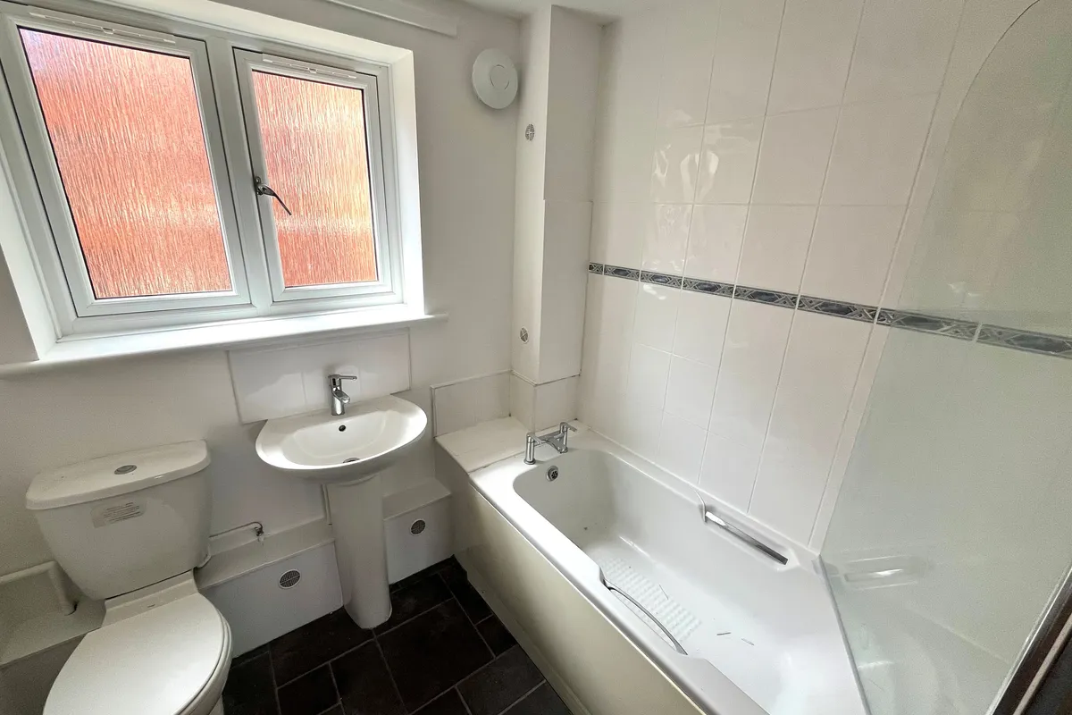 Flat Hollow Stone in Nottingham