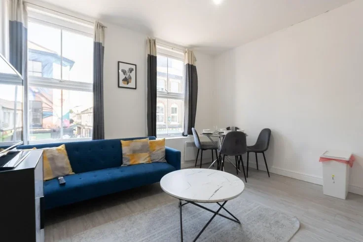 Flat Alexandra Street in Southend-on-Sea