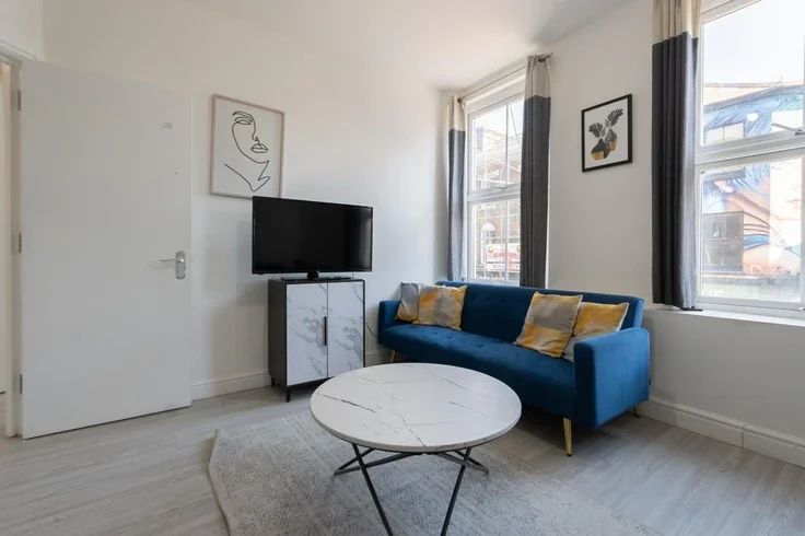 Flat Alexandra Street in Southend-on-Sea