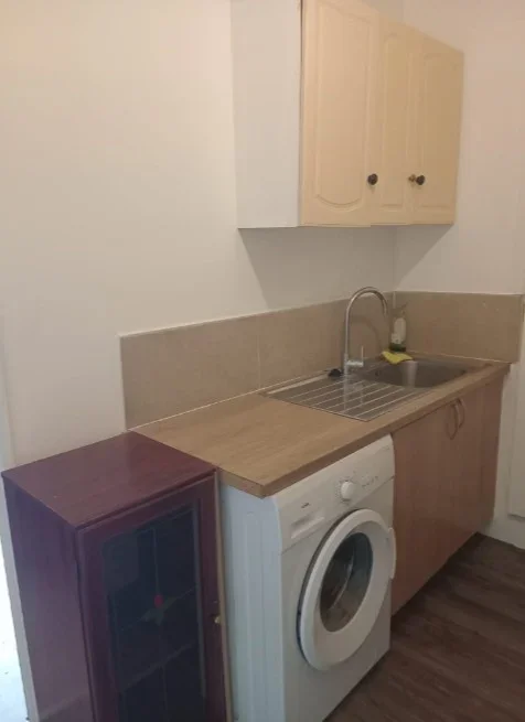 Flat Victoria Road in Greater London