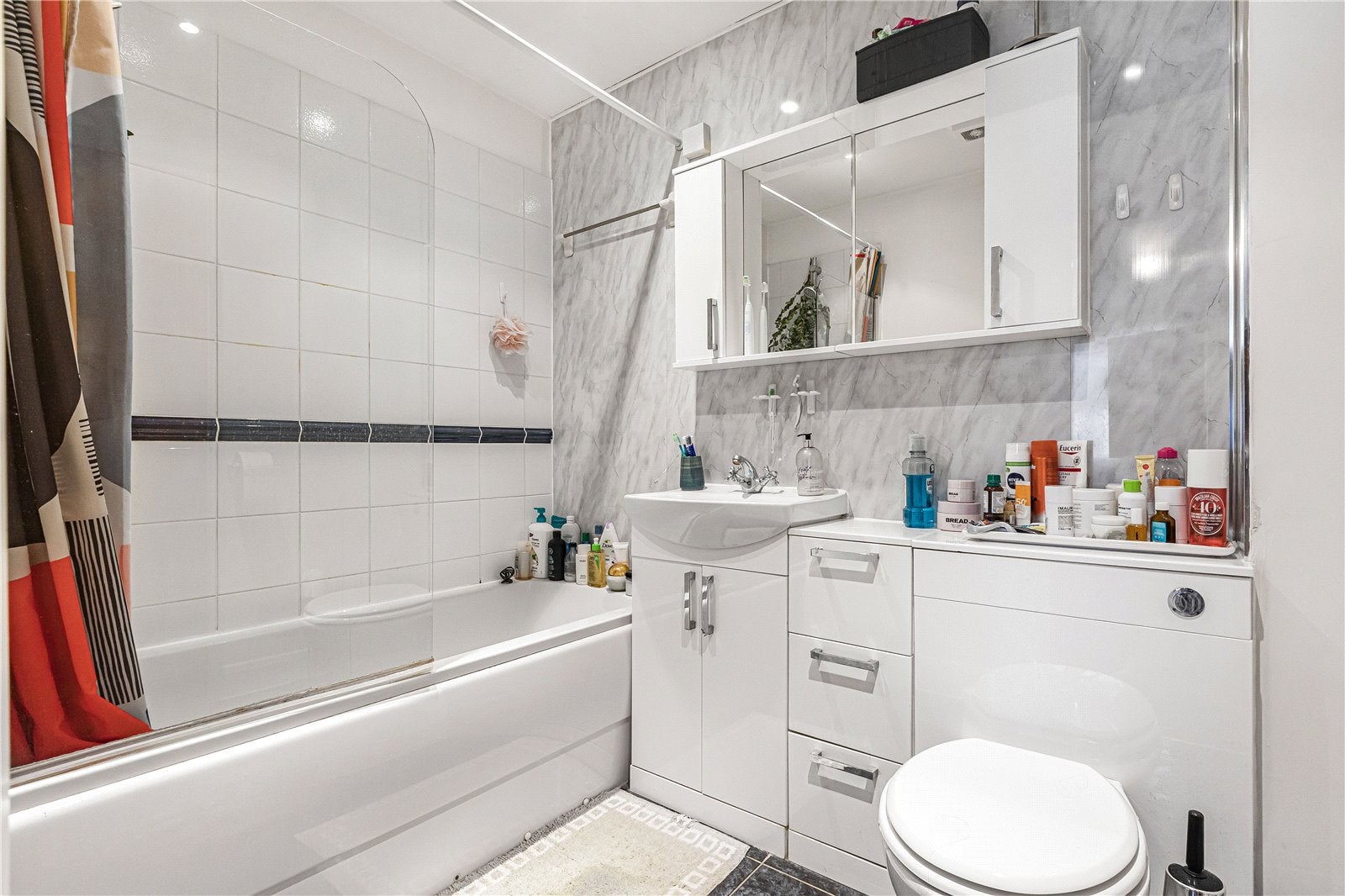 Flat Goswell Road in Greater London