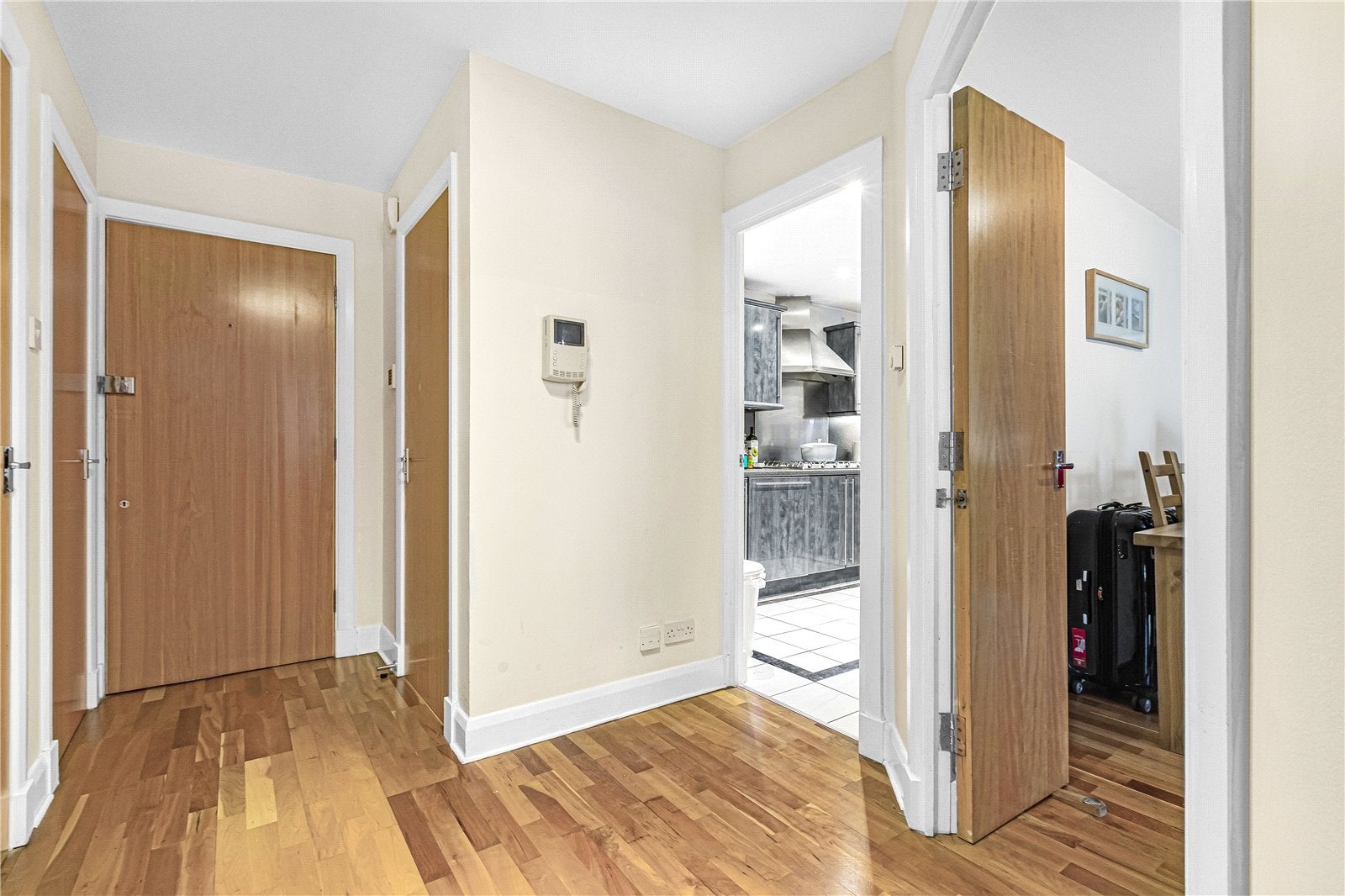 Flat Goswell Road in Greater London