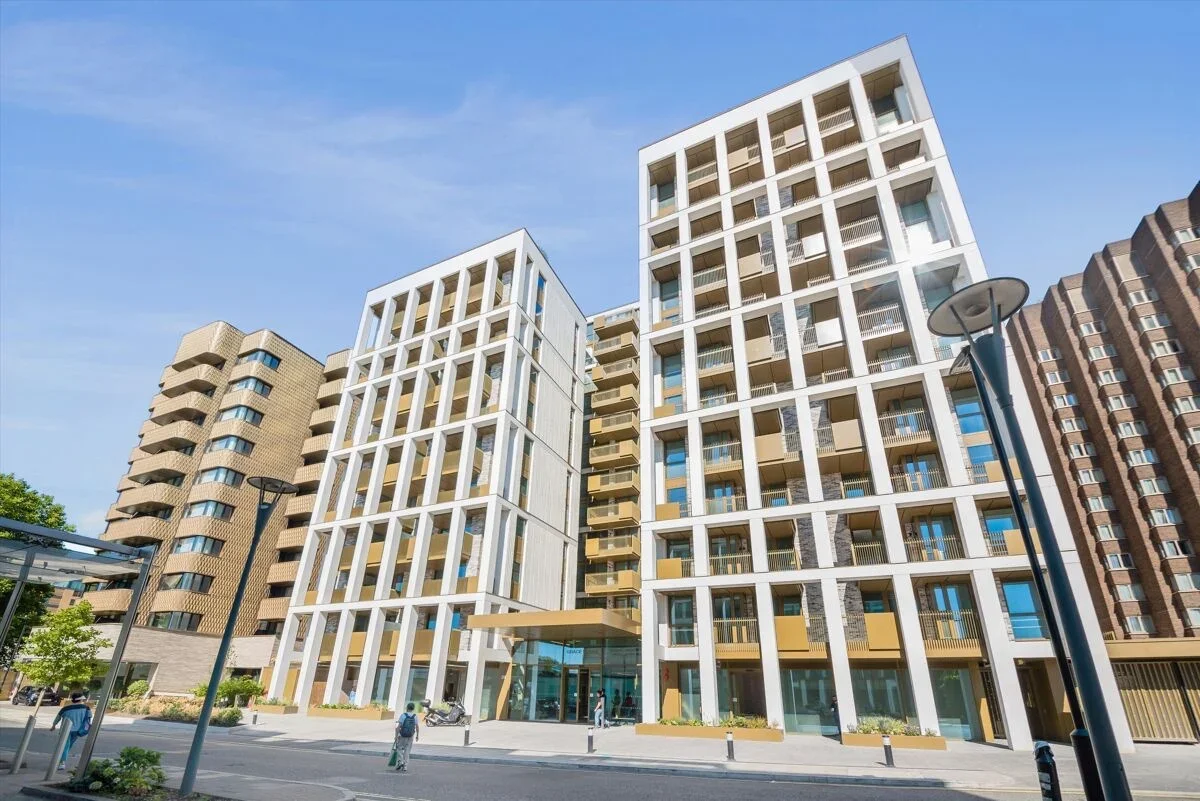Flat Lodge Road in City of Westminster