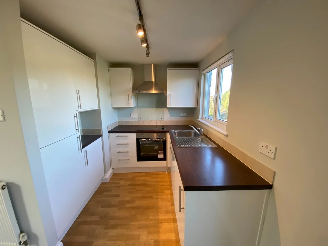 Flat Craven Avenue in Greater London