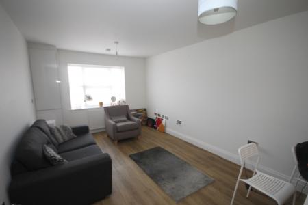 Flat South Road in Luton