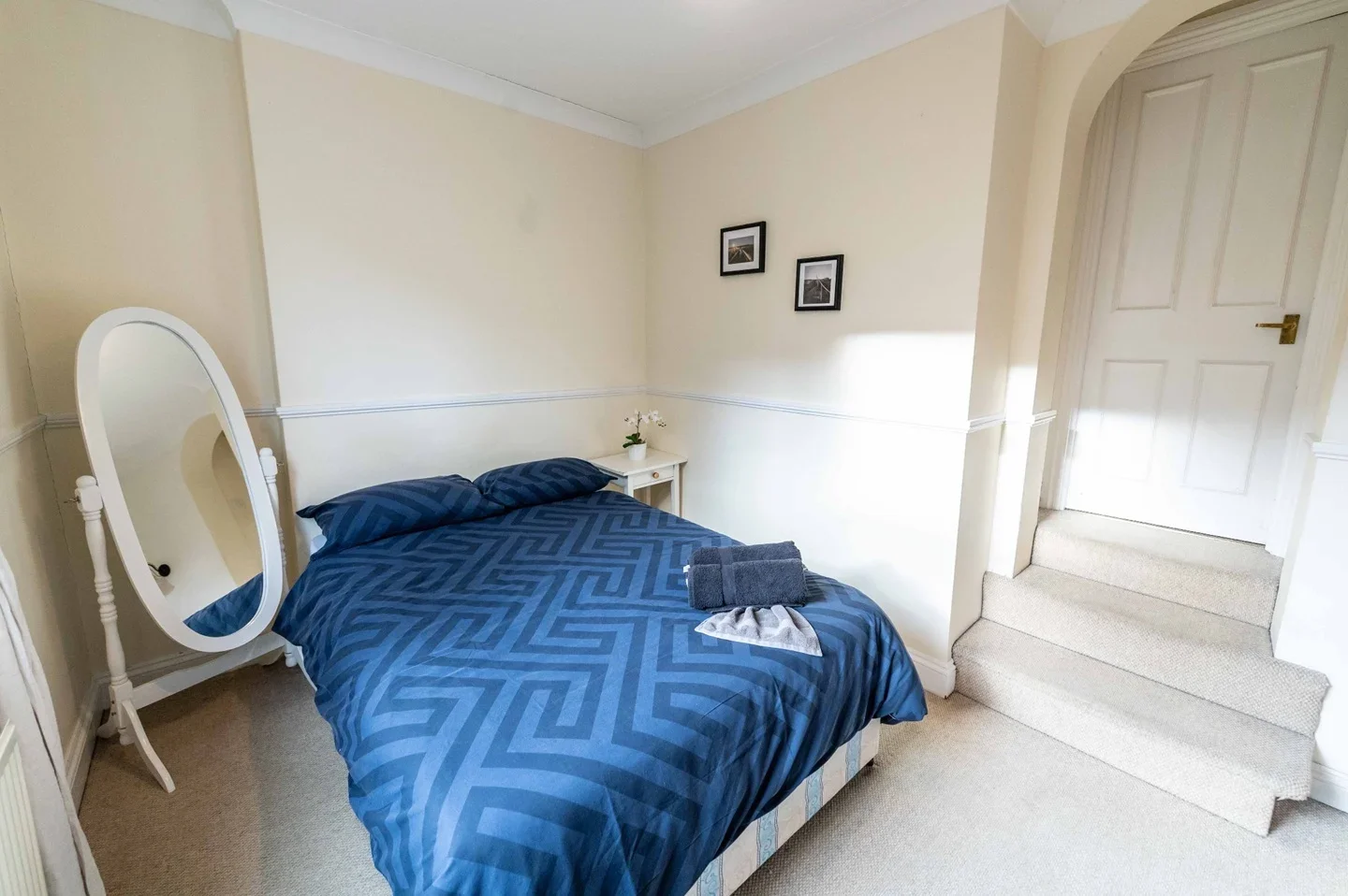 Flat Dancer Road in Greater London