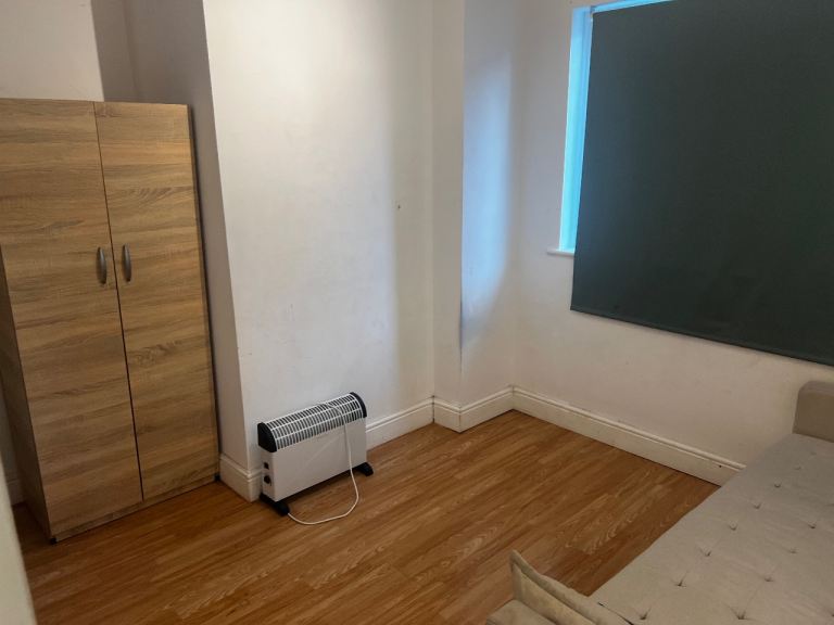 Flat Romford Road in Greater London
