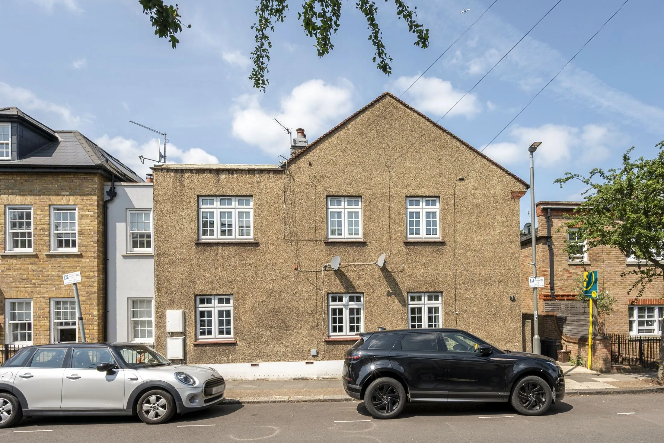 Flat Sefton Street in Greater London