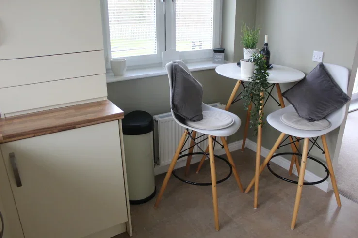 Flat Kelvindale Court in Glasgow