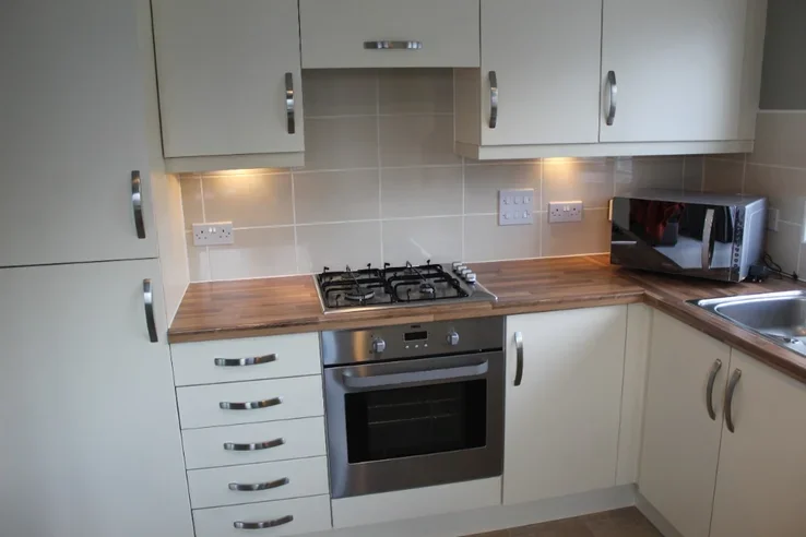 Flat Kelvindale Court in Glasgow