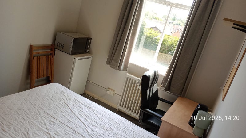 Room Demesne Road in Manchester