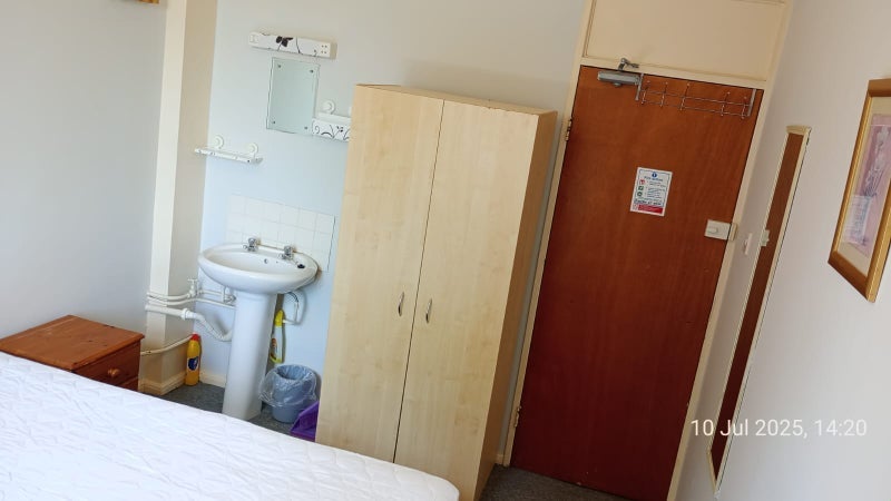 Room Demesne Road in Manchester