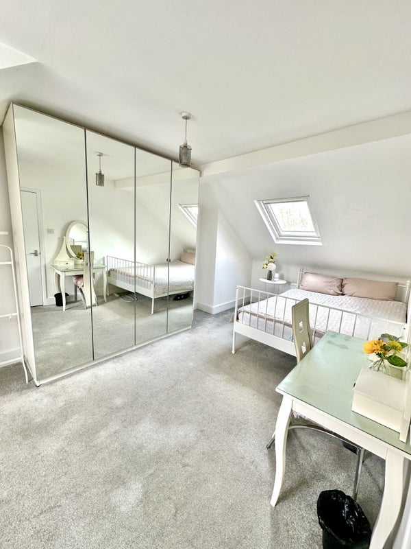 Room St Mark's Rise in Greater London