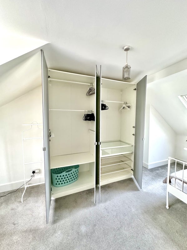 Room St Mark's Rise in Greater London