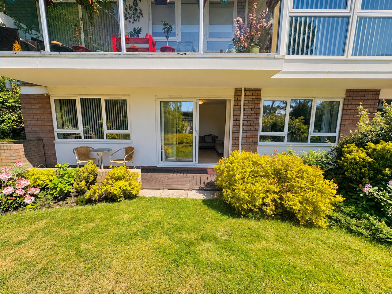 Flat Branksome Wood Road in Bournemouth