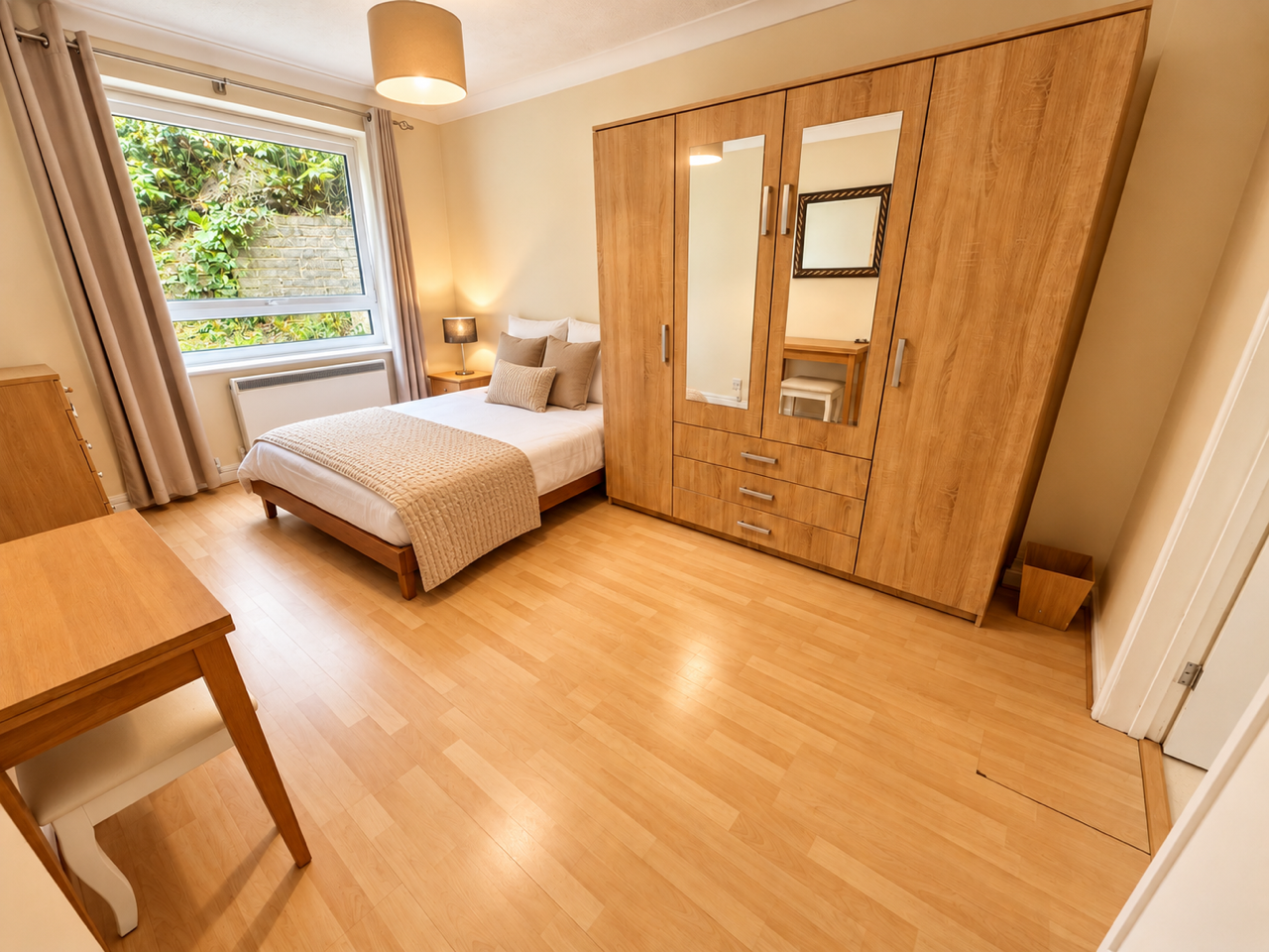 Flat Branksome Wood Road in Bournemouth