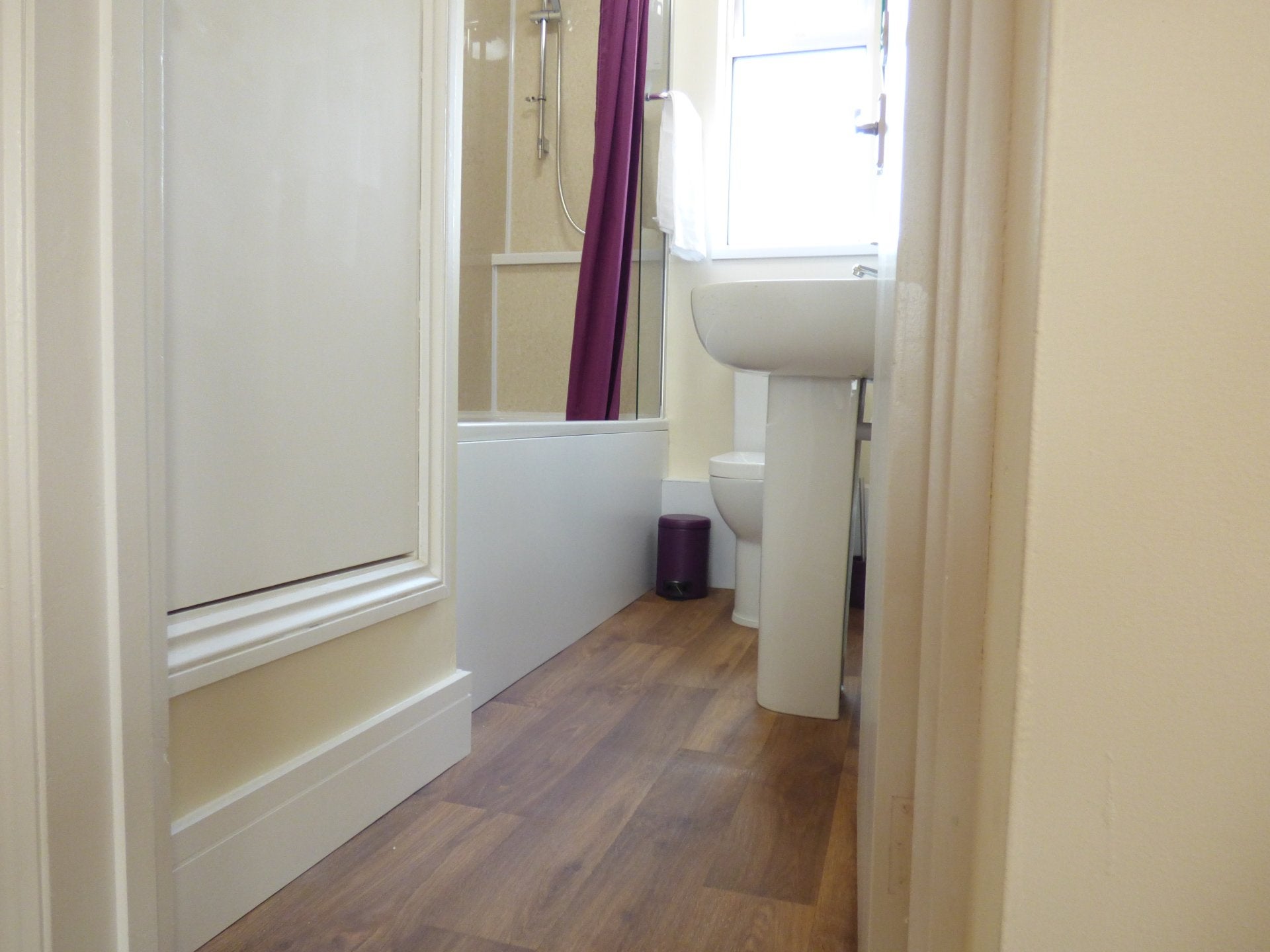 Flat Clifton Road in Arun