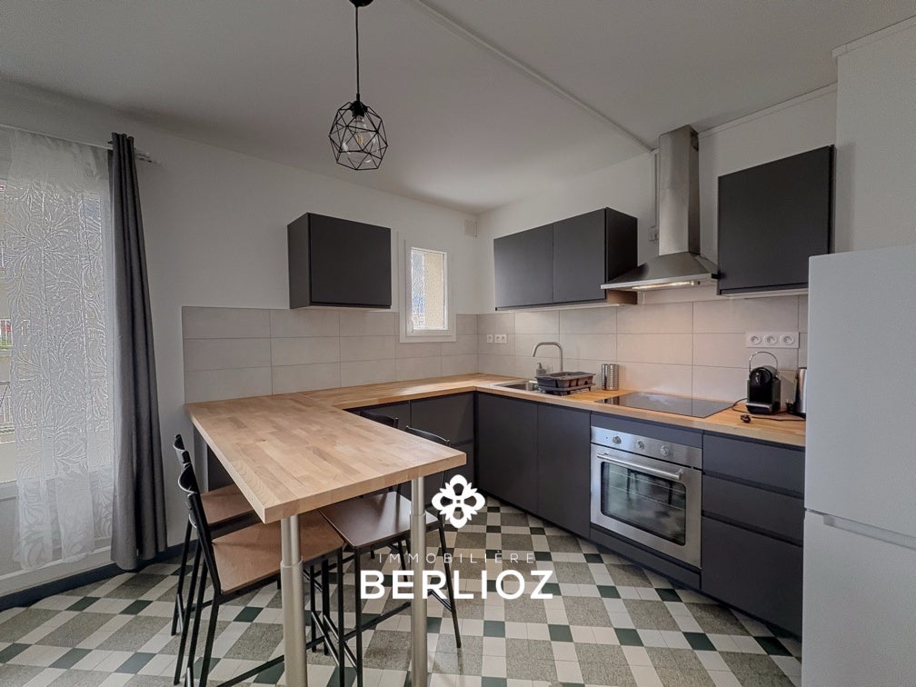 Flat Rue Claude Genin in Grenoble
