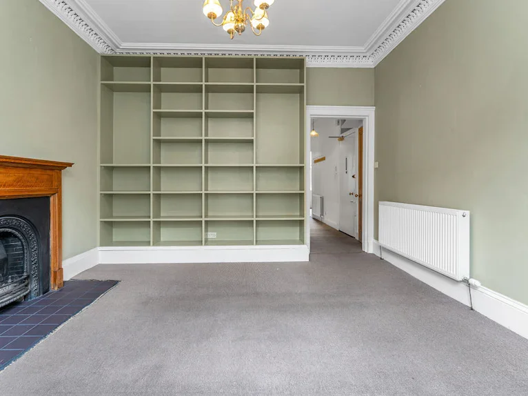 Flat Blackwood Crescent in Edinburgh