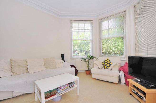 Flat Alexandra Park Road in Greater London