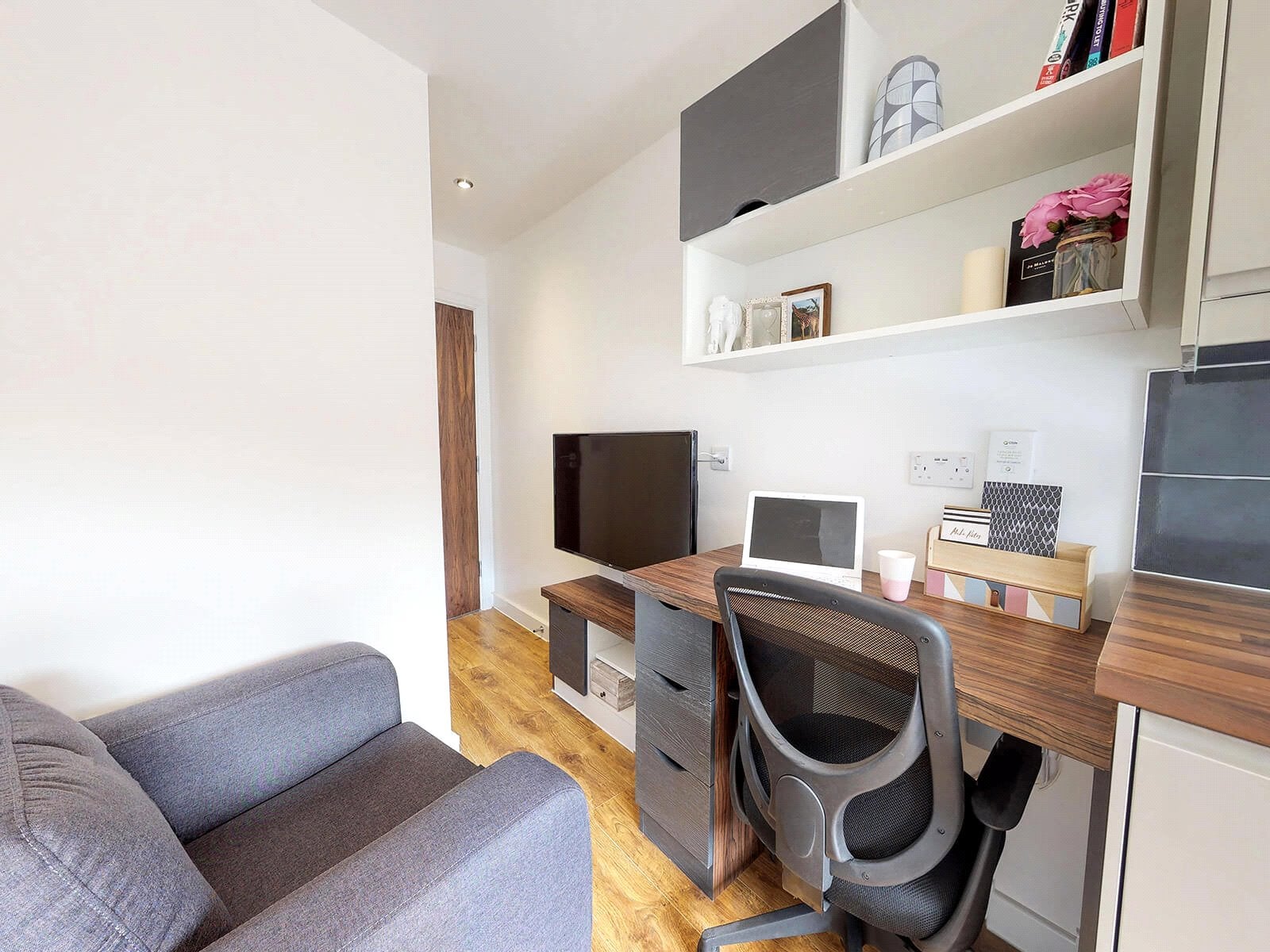 Flat Woodhouse Square in Leeds