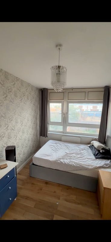 Room Stewart Street in Greater London
