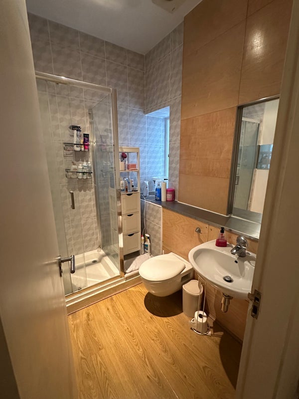 Room Goswell Road in Greater London