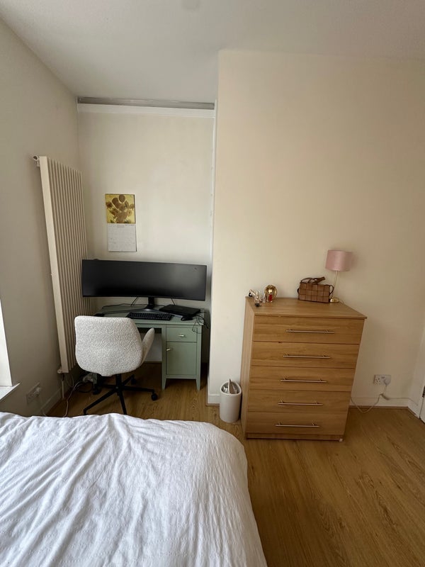 Room Goswell Road in Greater London