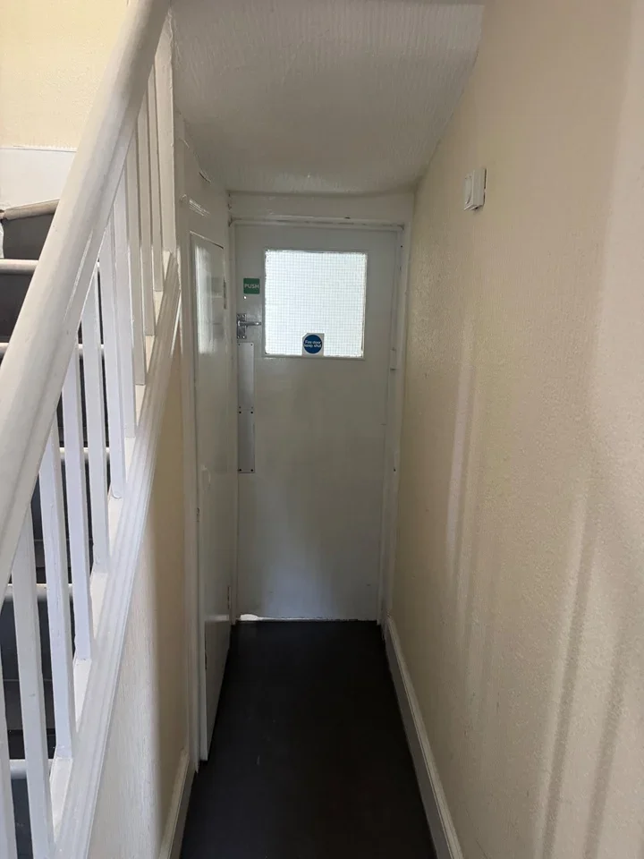 Room New Road in Chatham