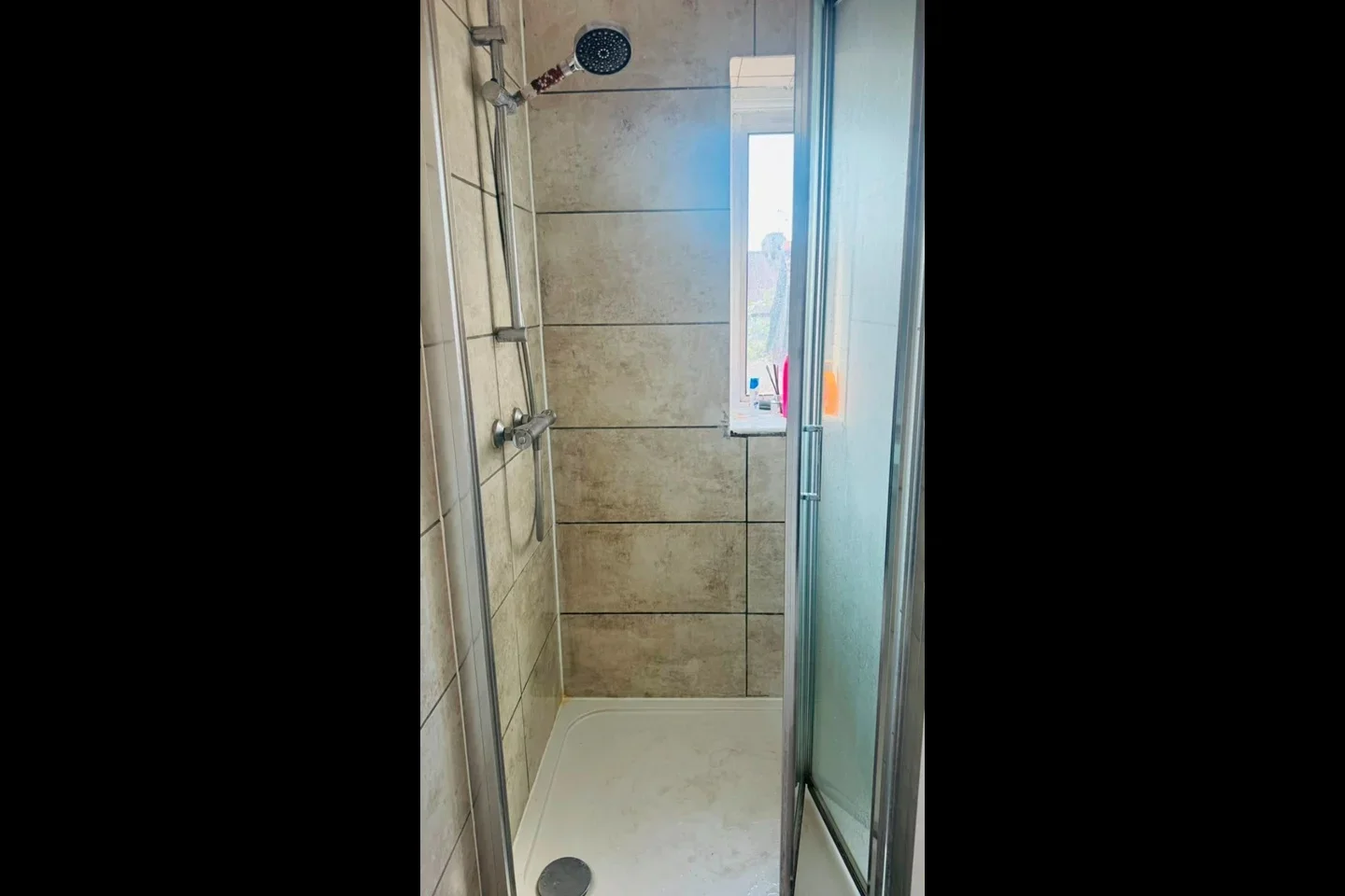 Room Randall Avenue in Greater London