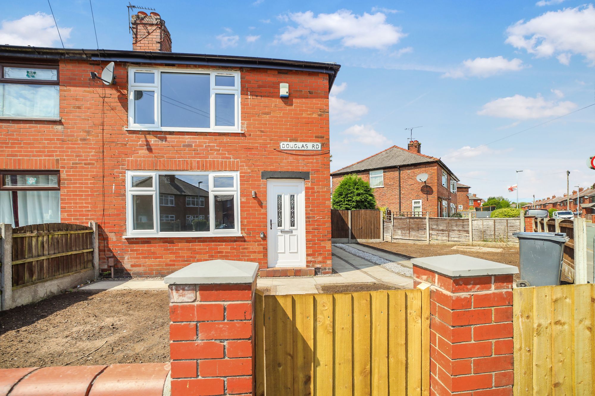 House Douglas Road in Leigh